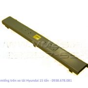 Can giua mieng tren xe tai Hyundai 15 tan 865307C000